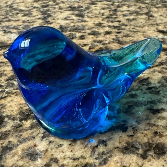 Vintage Leo Ward Bluebird of Happiness
Paperweight Duo Blue Glass Bird Figurines - Picture 7 of 8